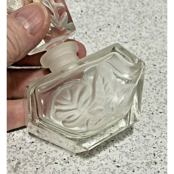 Vintage perfume bottle & stopper clear crystal & frosted glass scent container - Picture 7 of 10